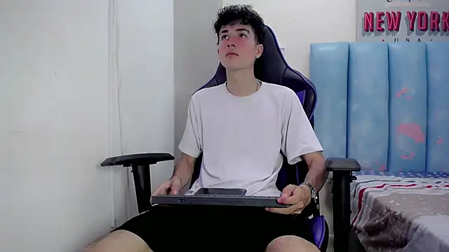 johnny cagee online show from 12.15.25