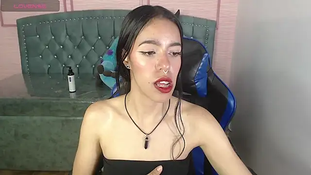 stephania t online show from 02.19.25