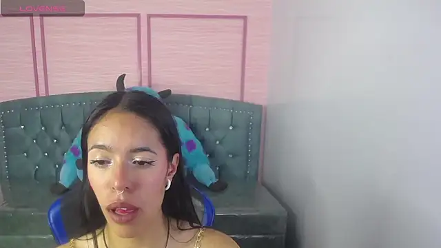 stephania t online show from 02.25.25