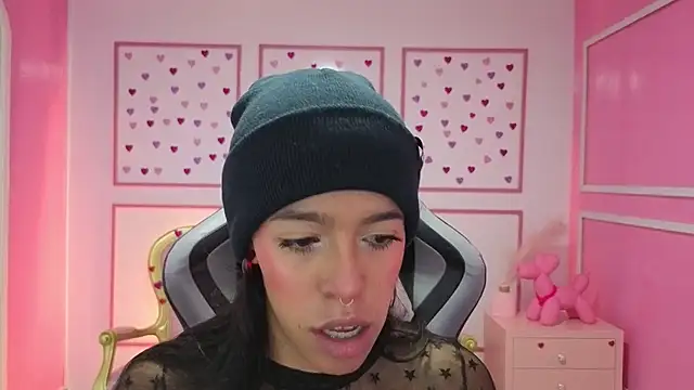 stephania t online show from 09.18.25