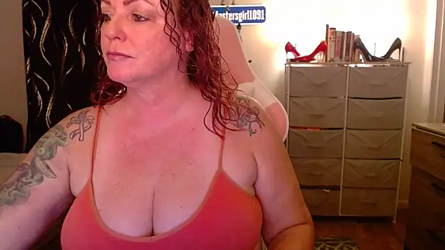 Snapshot of Nikkimastersgirl1091 chatting on 10.04.25 Nikkimastersgirl1091 online show from 10.04.25