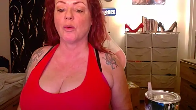 Snapshot of Nikkimastersgirl1091 chatting on 10.10.25 Nikkimastersgirl1091 online show from 10.10.25