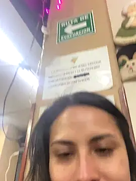 Snapshot of Effyvice13 chatting on 12.15.25 Effyvice13 online show from 12.15.25