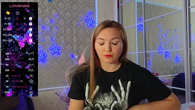 Snapshot of -DIVORA- chatting on 01.18.25 -DIVORA- online show from 01.18.25