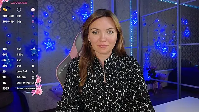 Snapshot of -DIVORA- chatting on 01.19.25 -DIVORA- online show from 01.19.25
