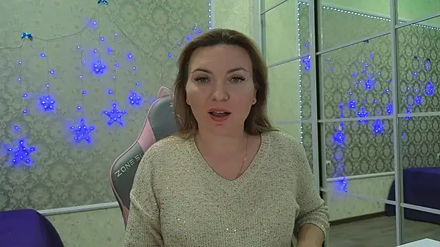 Snapshot of -DIVORA- chatting on 02.16.25 -DIVORA- online show from 02.16.25