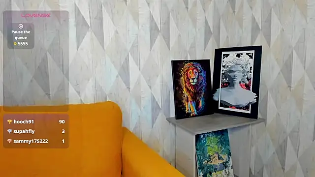 Snapshot of Michelle_Blond chatting on 02.11.25 Michelle Blond online show from 02.11.25