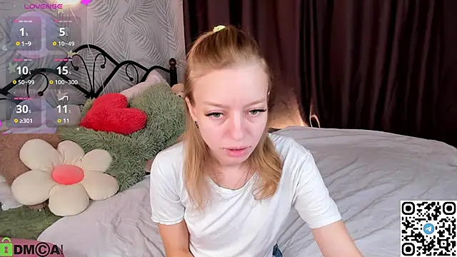 Snapshot of Michelle_Blond chatting on 09.13.25 Michelle Blond online show from 09.13.25