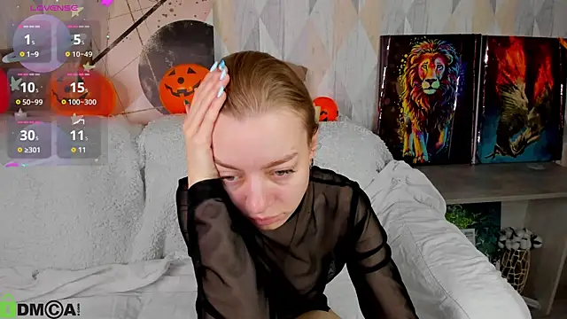 Snapshot of Michelle_Blond chatting on 10.22.25 Michelle Blond online show from 10.22.25