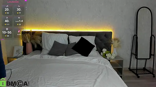 Michelle Blond online show from 03.02.26