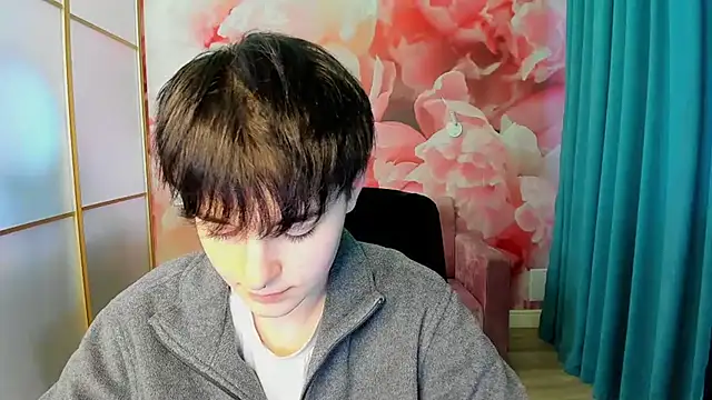 EmiliaYours online show from 12.02.24