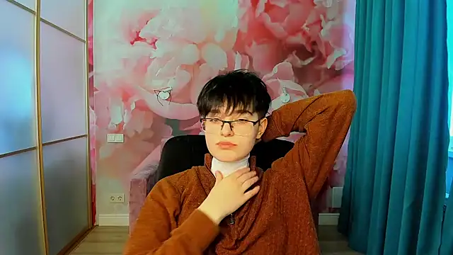 EmiliaYours online show from 12.03.24