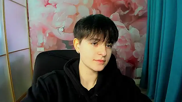 EmiliaYours online show from 12.07.24