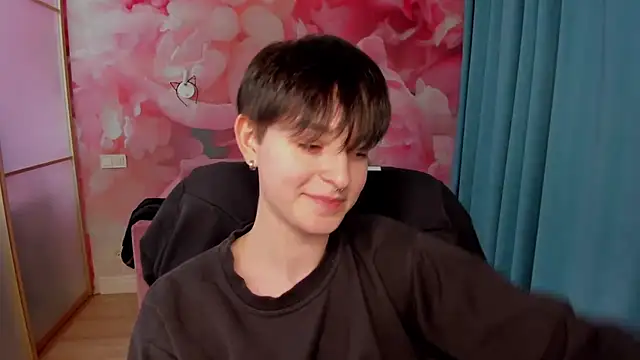 EmiliaYours online show from 12.21.24