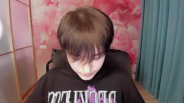 EmiliaYours online show from 12.22.24