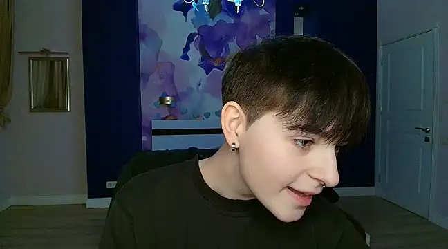 EmiliaYours online show from 12.23.24