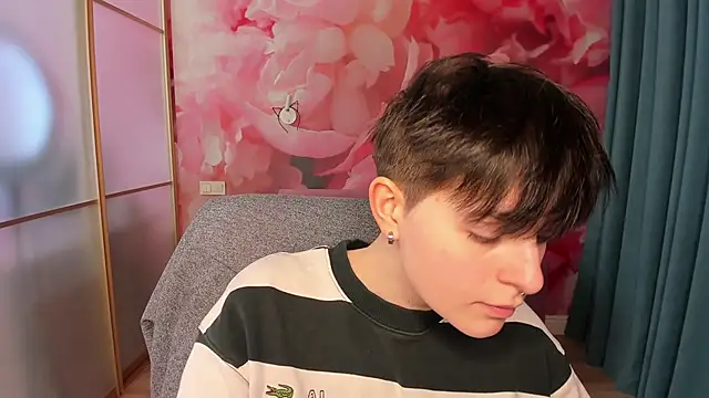 EmiliaYours online show from 12.27.24