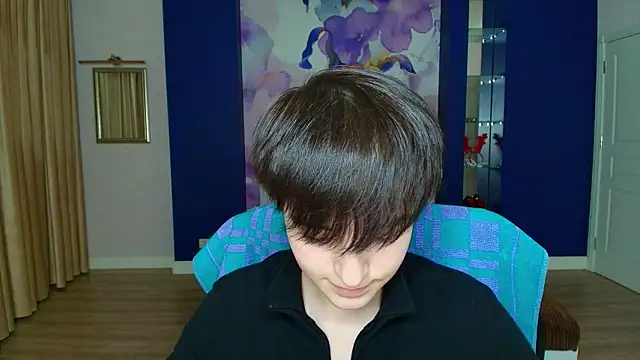 EmiliaYours online show from 01.19.25