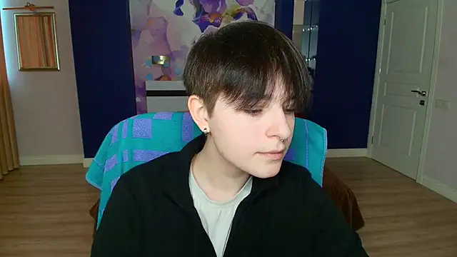 EmiliaYours online show from 02.01.25