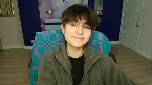 EmiliaYours online show from 02.03.25