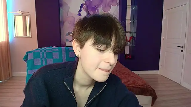 EmiliaYours online show from 02.09.25