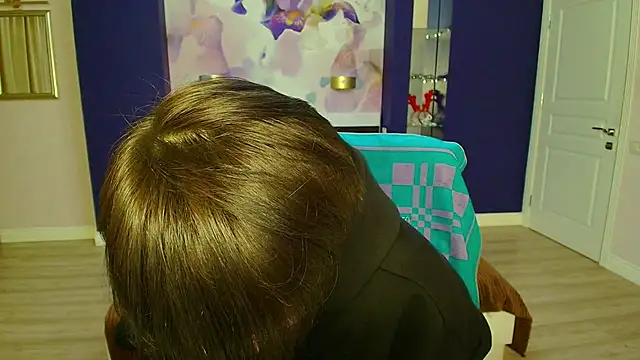 EmiliaYours online show from 02.15.25