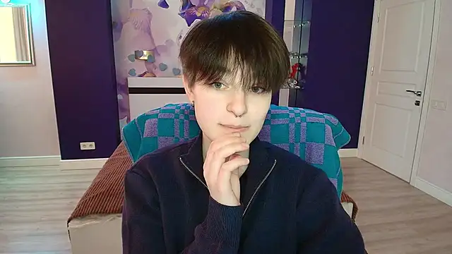 EmiliaYours online show from 02.16.25