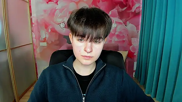 EmiliaYours online show from 02.21.25