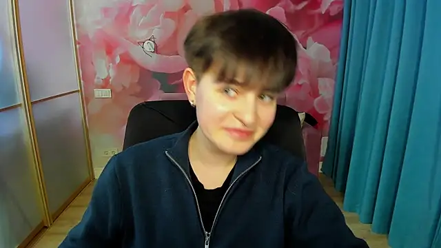 EmiliaYours online show from 02.21.25