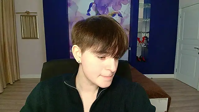 EmiliaYours online show from 03.02.25