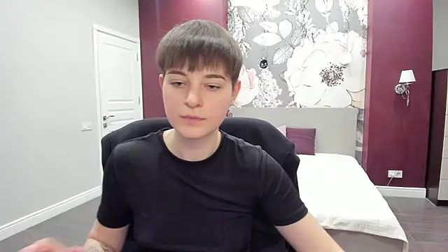 EmiliaYours online show from 01.16.26