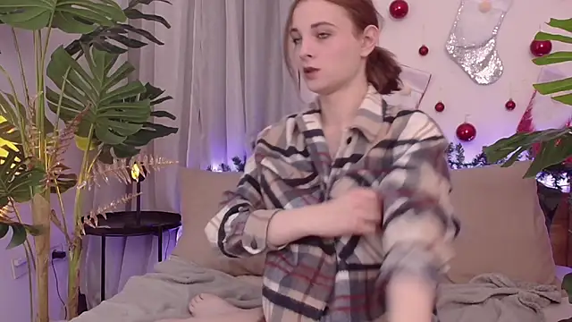 Snapshot of AprilAvery chatting on 12.27.24 AprilAvery online show from 12.27.24