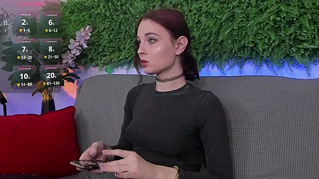 Snapshot of AprilAvery chatting on 03.05.25 AprilAvery online show from 03.05.25