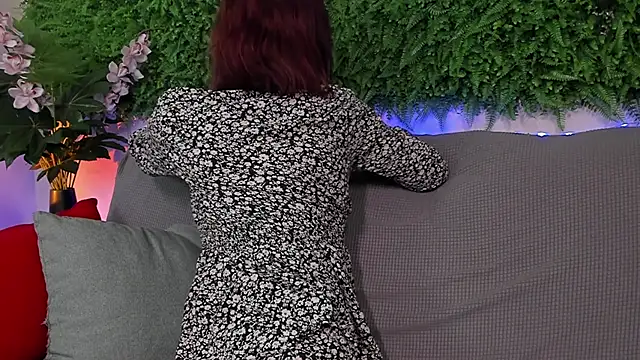 Snapshot of AprilAvery chatting on 03.08.25 AprilAvery online show from 03.08.25