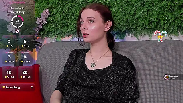 Snapshot of AprilAvery chatting on 03.11.25 AprilAvery online show from 03.11.25