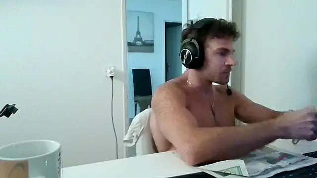 Snapshot of alpha-hunk chatting on 06.20.26 alpha-hunk online show from 06.20.26