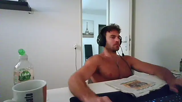 Snapshot of alpha-hunk chatting on 06.27.26 alpha-hunk online show from 06.27.26