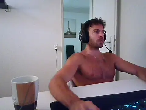 Snapshot of alpha-hunk chatting on 06.28.26 alpha-hunk online show from 06.28.26