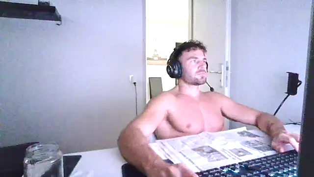 Snapshot of alpha-hunk chatting on 07.06.26 alpha-hunk online show from 07.06.26