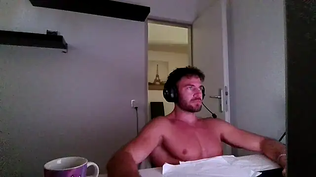 Snapshot of alpha-hunk chatting on 07.12.26 alpha-hunk online show from 07.12.26