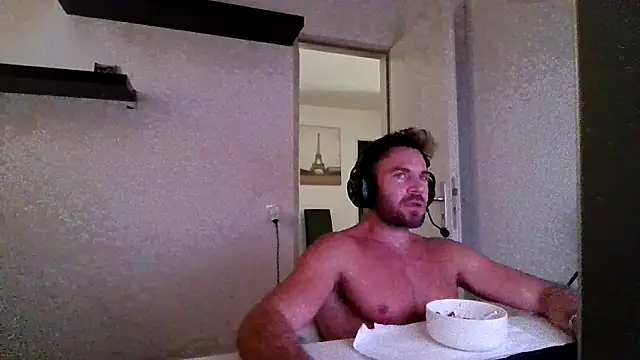 Snapshot of alpha-hunk chatting on 07.14.26 alpha-hunk online show from 07.14.26