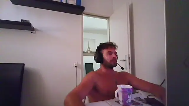 Snapshot of alpha-hunk chatting on 07.25.26 alpha-hunk online show from 07.25.26