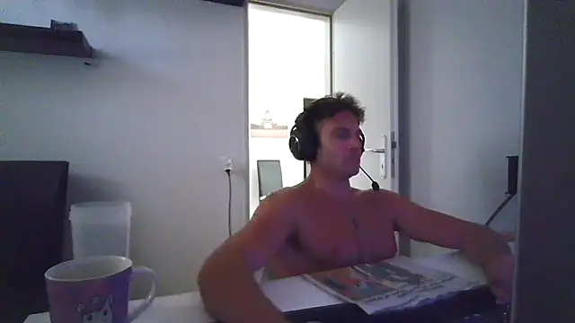 Snapshot of alpha-hunk chatting on 07.27.26 alpha-hunk online show from 07.27.26