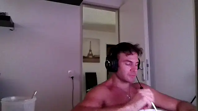 Snapshot of alpha-hunk chatting on 07.28.26 alpha-hunk online show from 07.28.26