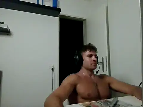 Snapshot of alpha-hunk chatting on 07.28.26 alpha-hunk online show from 07.28.26