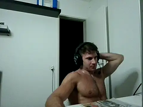Snapshot of alpha-hunk chatting on 07.28.26 alpha-hunk online show from 07.28.26