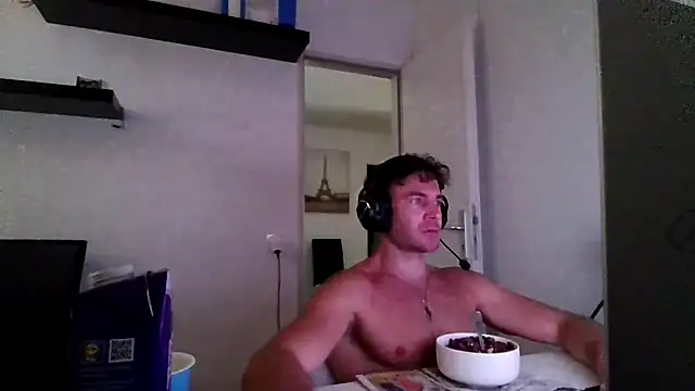Snapshot of alpha-hunk chatting on 07.30.26 alpha-hunk online show from 07.30.26