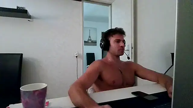 Snapshot of alpha-hunk chatting on 07.31.26 alpha-hunk online show from 07.31.26