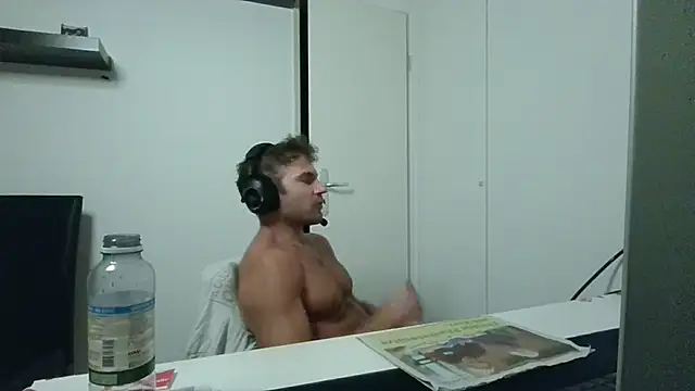 Snapshot of alpha-hunk chatting on 07.31.26 alpha-hunk online show from 07.31.26