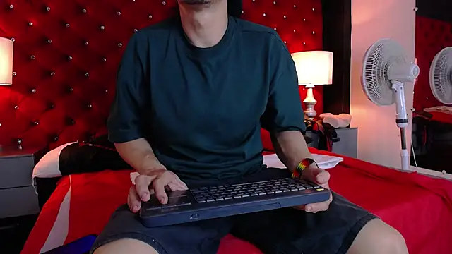 Sr Magnus  online show from 03.06.26